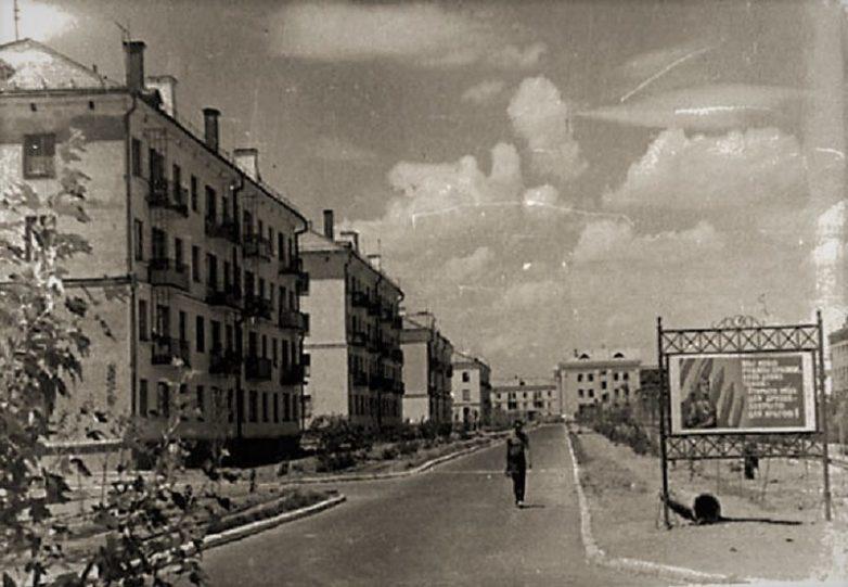 Насколько советское Атомное Сердце, или сколько нужно русских, чтобы повесить плакат в туалете