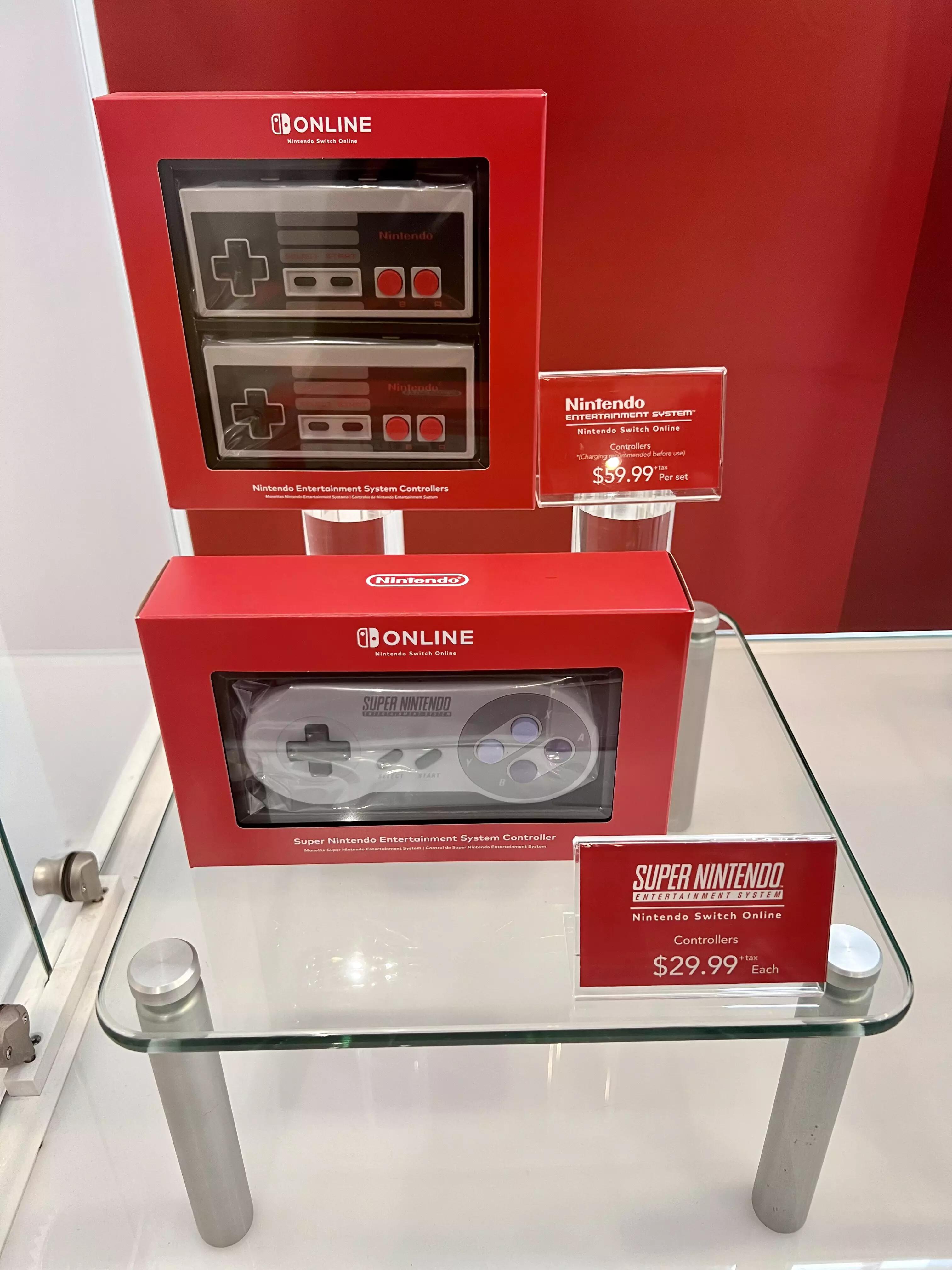 А вот контроллеры NES и SNES купить можно.